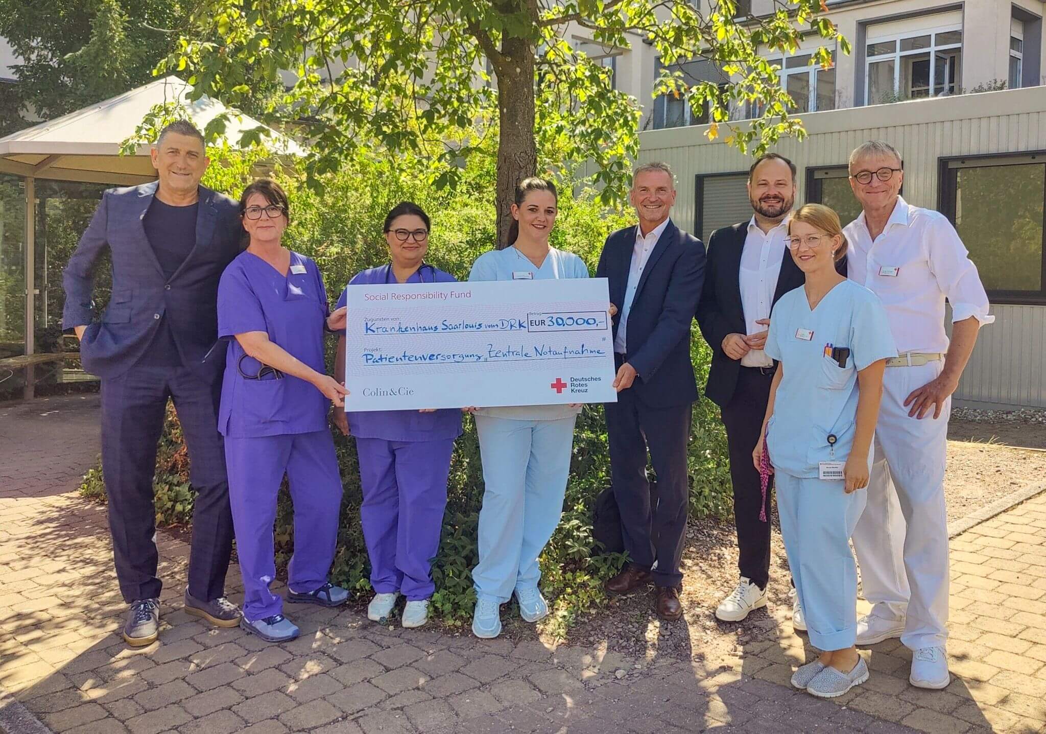 6_Scheck_uuml_bergabe_2026_DRK_Saarlouis-2.jpg